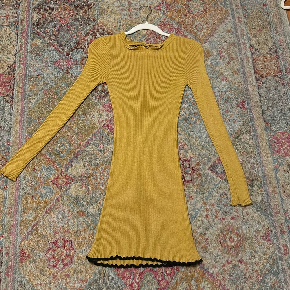 Xs Yellow dress